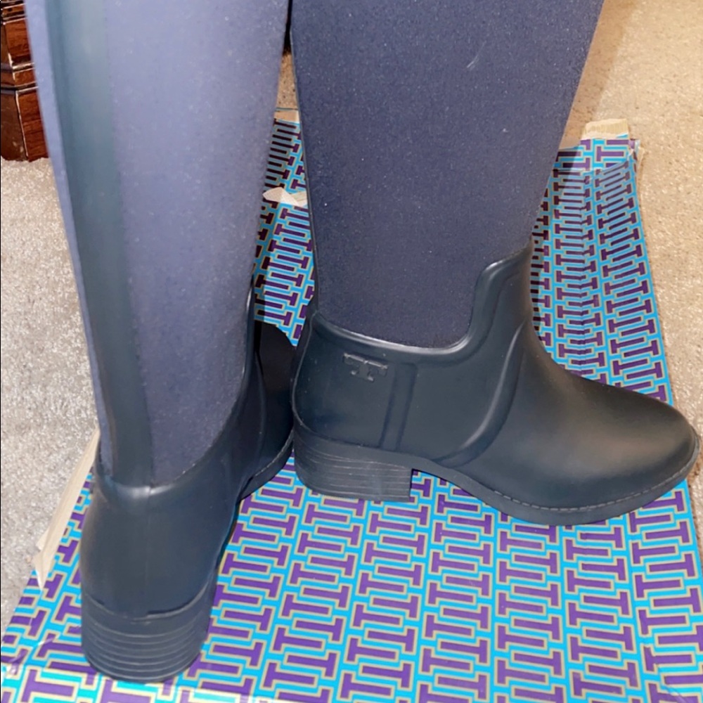 Tory Burch boots size 6 never worn before